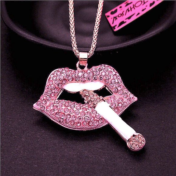 Betsey Johnson Sexy Pink LIPS Cool Cig Hang Crystal Rhinestone Pendant Necklace - Picture 8 of 9